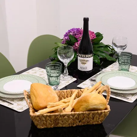 - Isola Bella 公寓